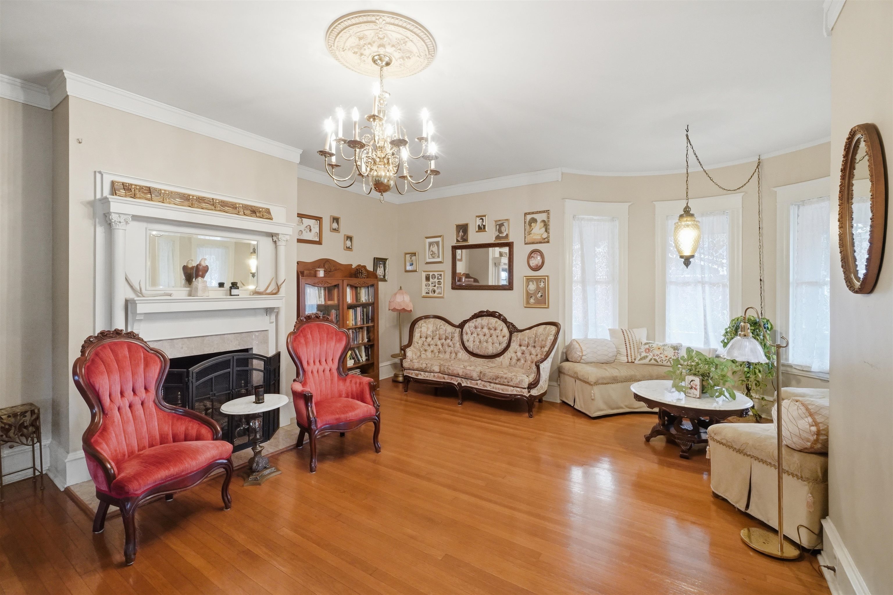 4th image of 422 S Limestone St, Gaffney, SC 29340 | MLS# SPN339542
