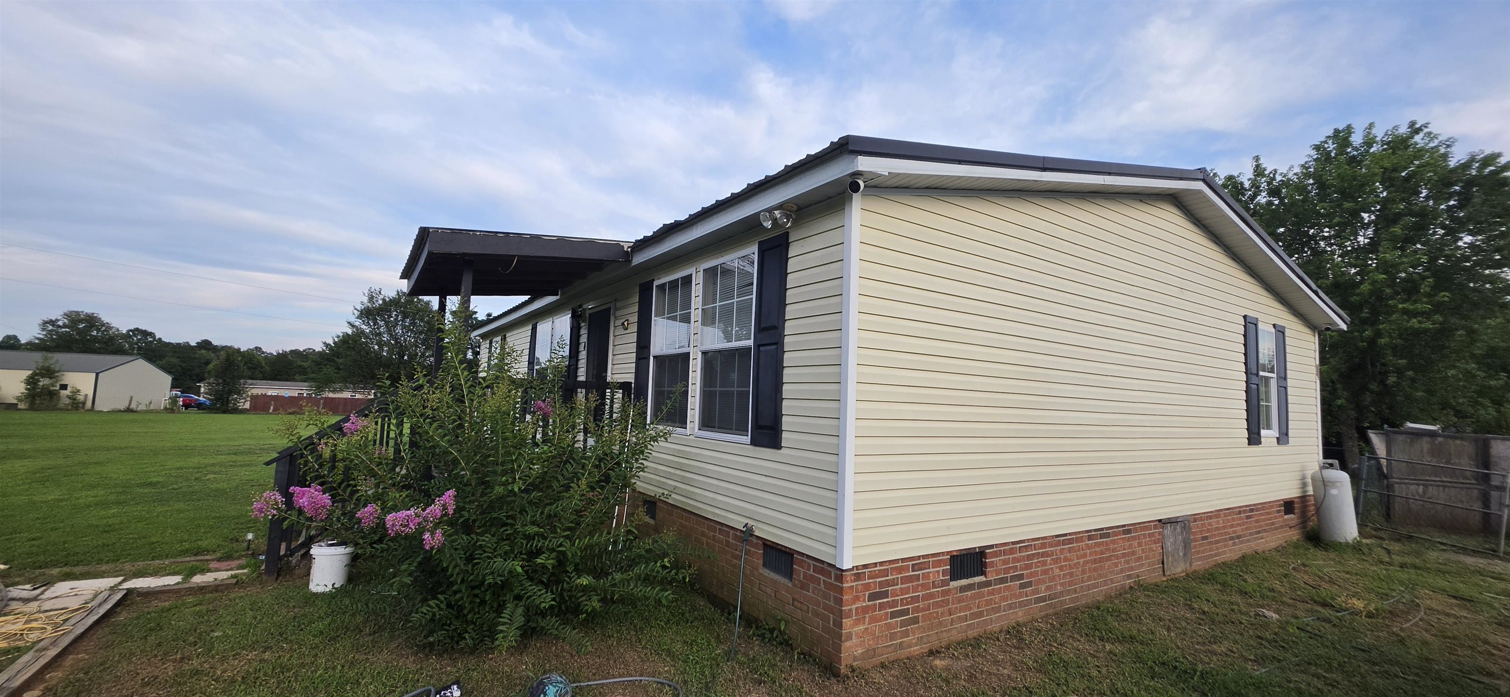 3rd image of 660 Hammett Rd, Spartanburg, SC 29307 | MLS# SPN339627