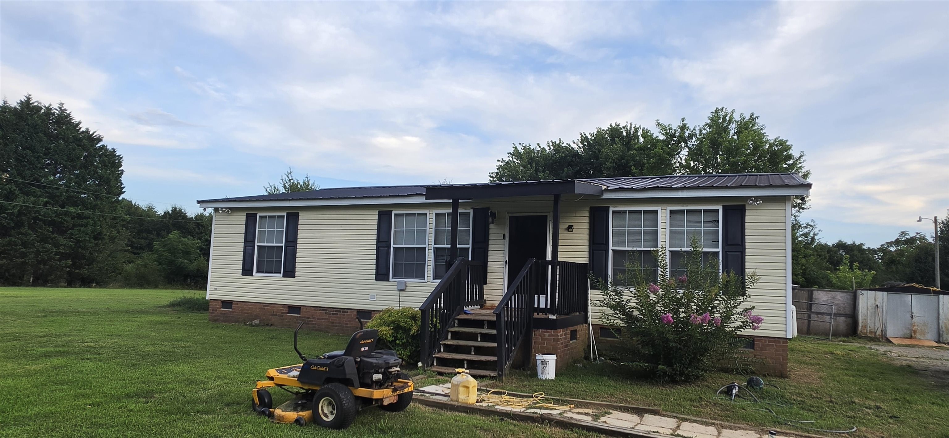 1st image of 660 Hammett Rd, Spartanburg, SC 29307 | MLS# SPN339627