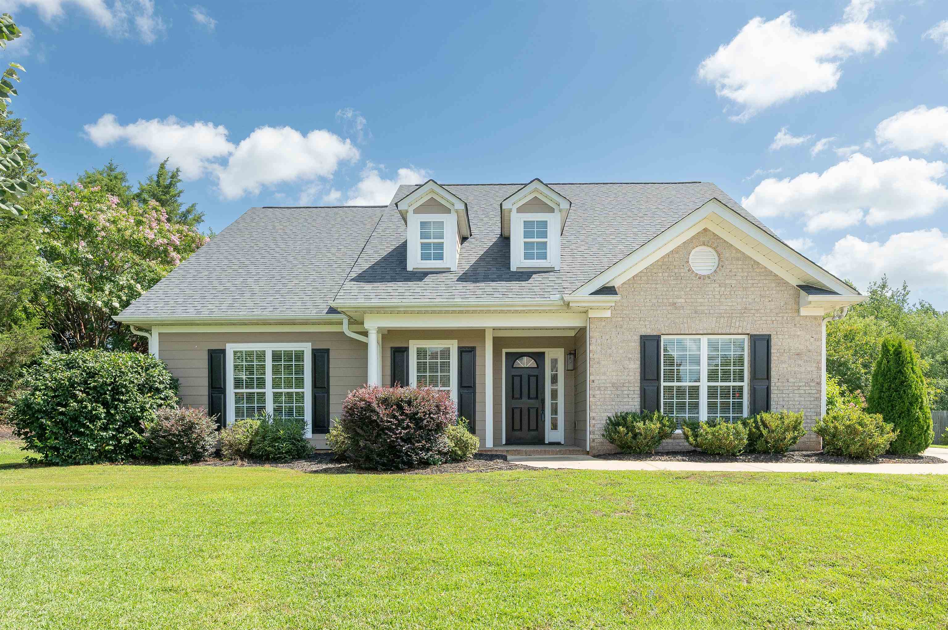 3rd image of 1 Laurel Grove Dr, Simpsonville, SC 29681 | MLS# SPN339687