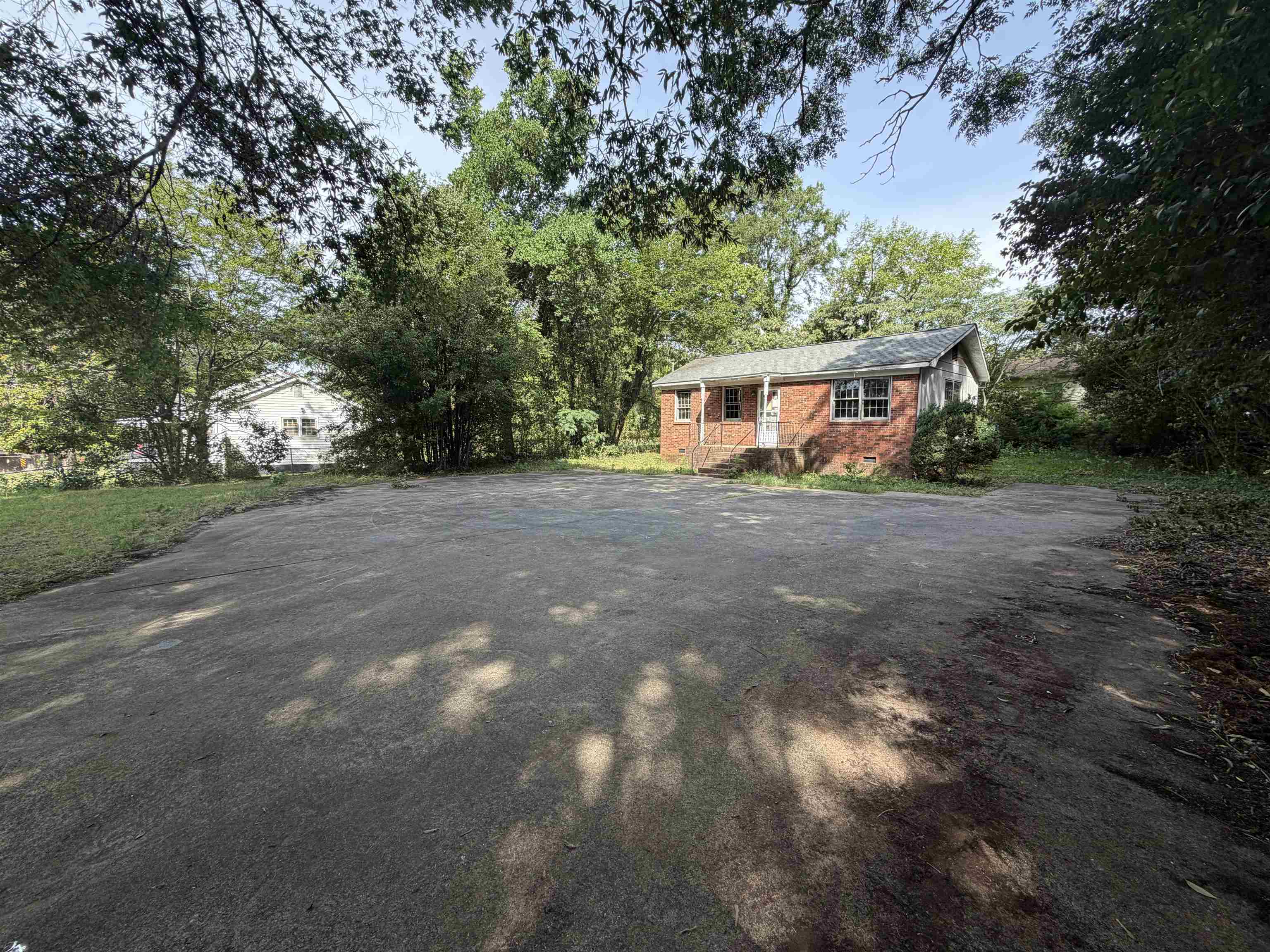 3rd image of 352 Whitney Rd, Spartanburg, SC 29303 | MLS# SPN339760