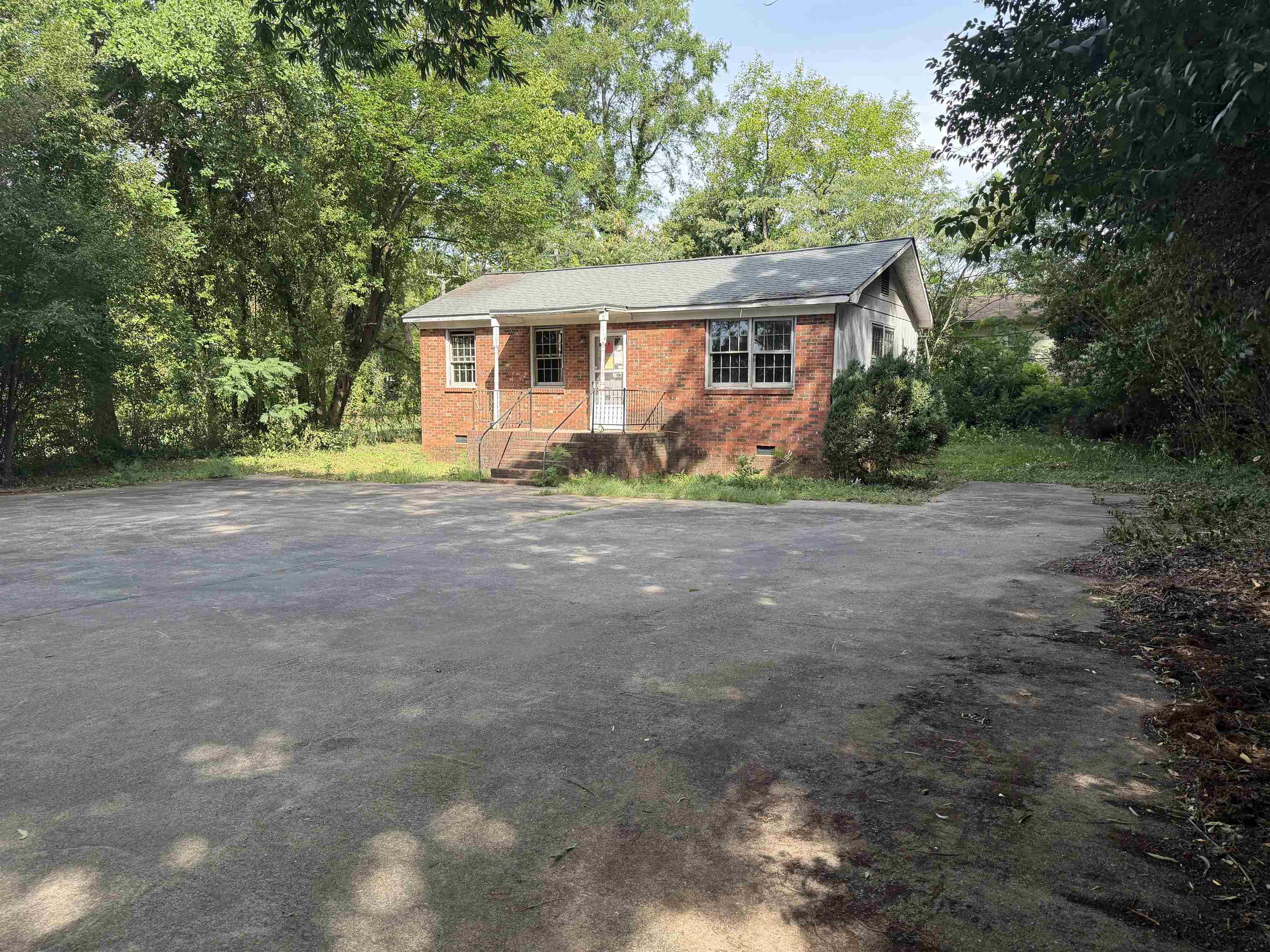 2nd image of 352 Whitney Rd, Spartanburg, SC 29303 | MLS# SPN339760