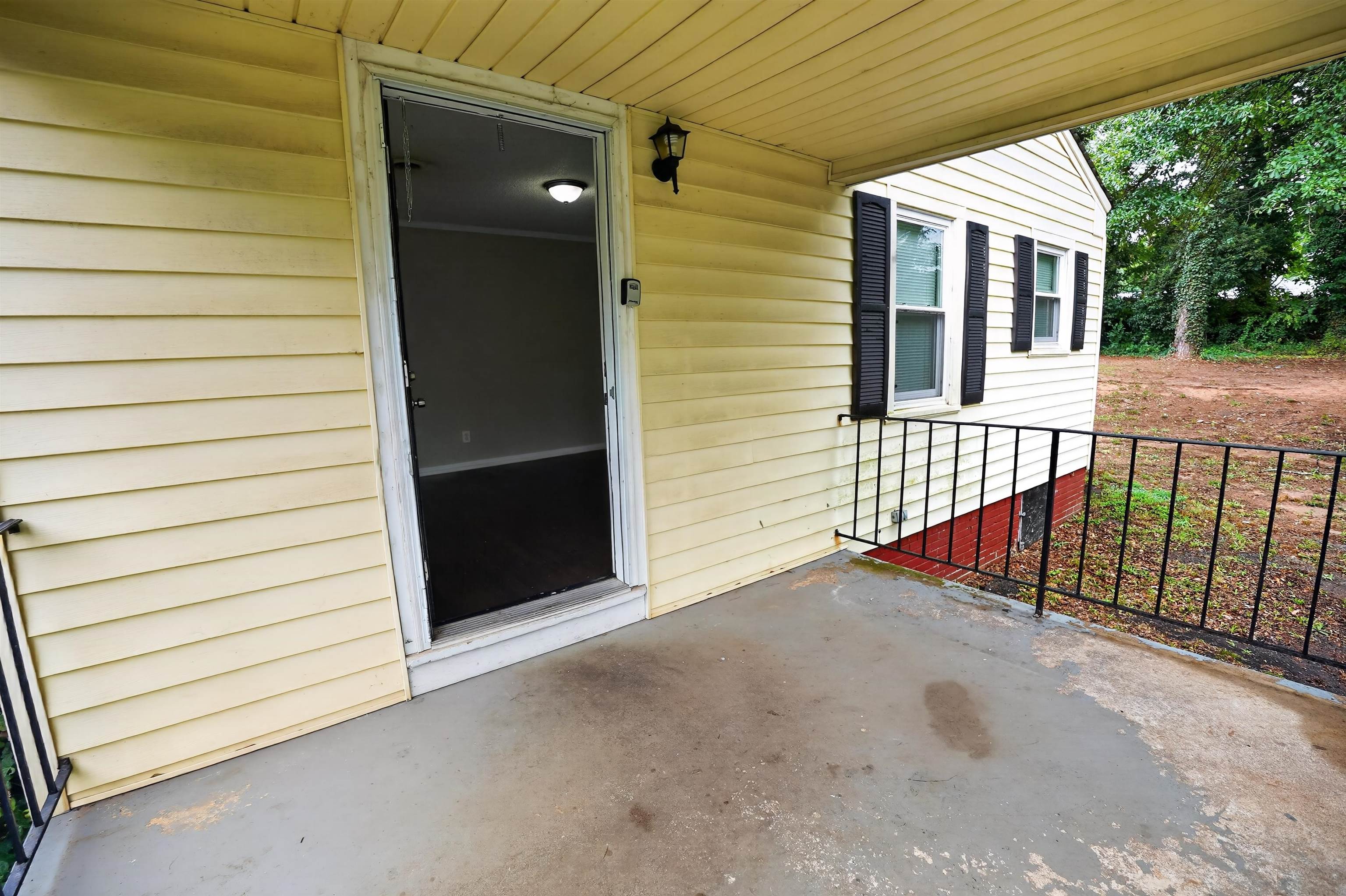 4th image of 124 Crosby Cir, Greenville, SC 29605 | MLS# SPN339845