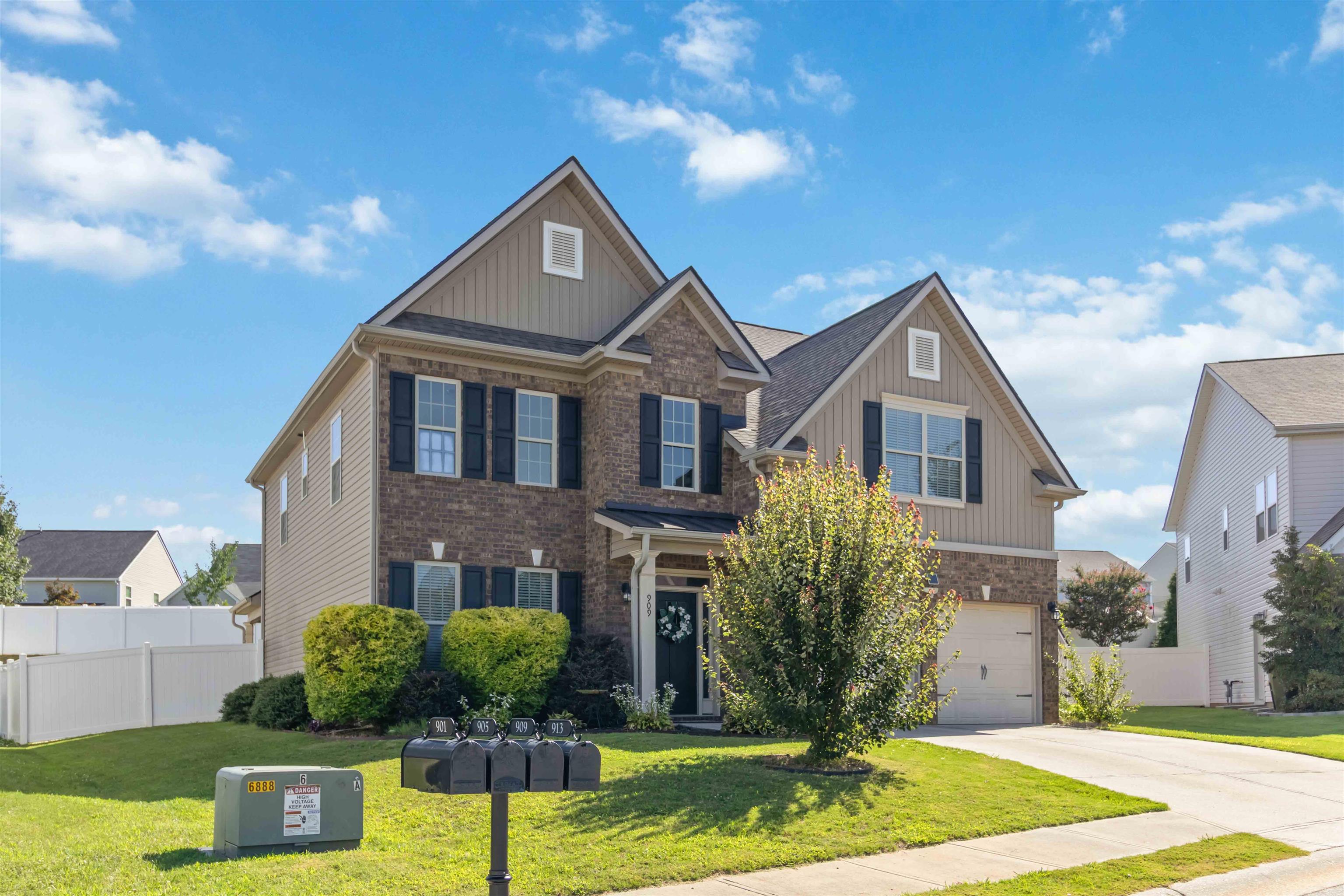 3rd image of 909 Deephallow Pl, Greer, SC 29651 | MLS# SPN339873
