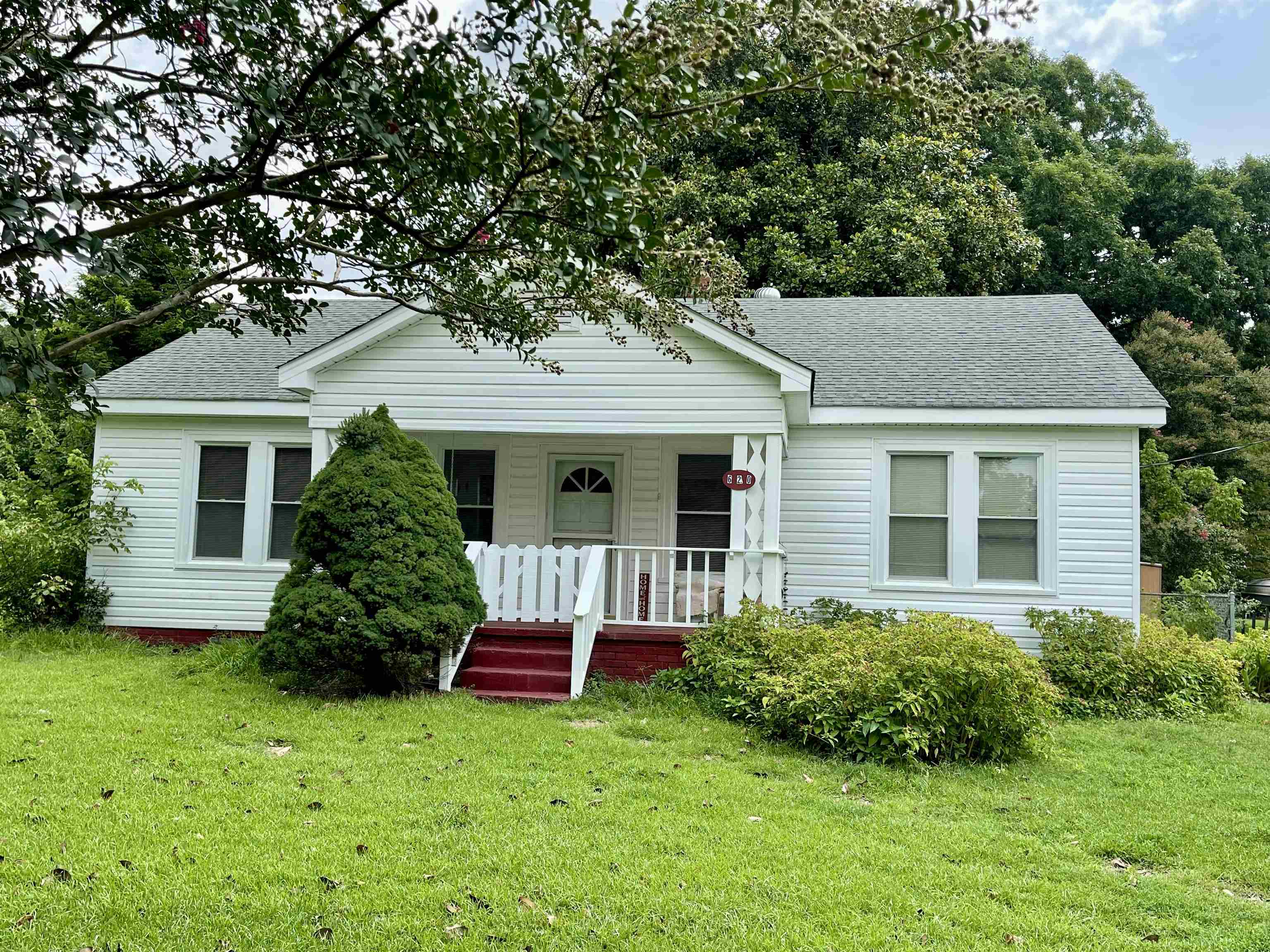 1st image of 620 W Cherokee St, Chesnee, SC 29323 | MLS# SPN339993