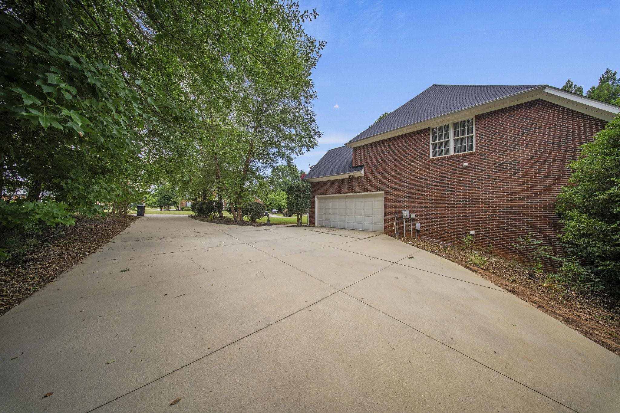 3rd image of 335 Benford Dr, Boiling Springs, SC 29316 | MLS# SPN339998