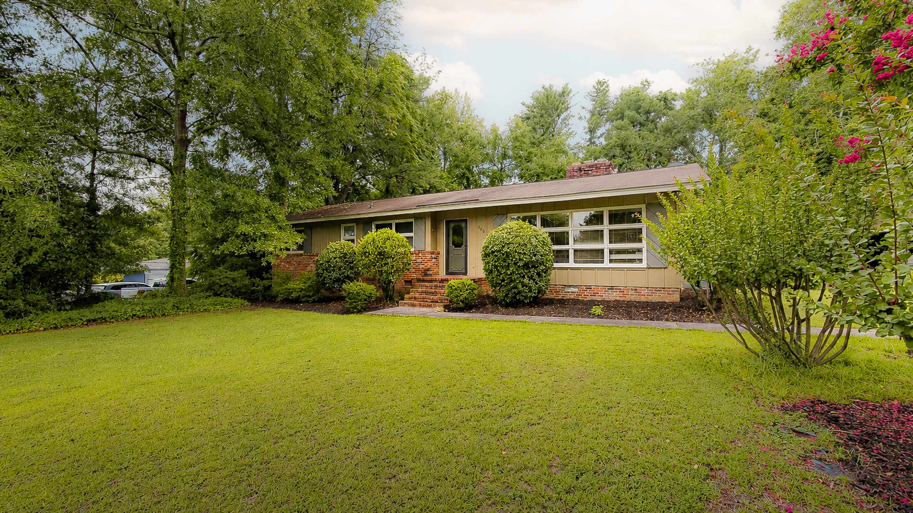 3rd image of 500 Richbourgh Rd, Greenville, SC 29615 | MLS# SPN340004