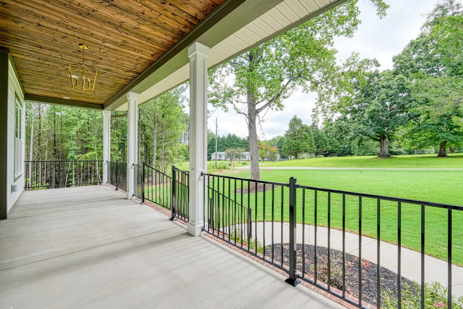 2nd image of 586 Clifdale Rd, Spartanburg, SC 29307 | MLS# SPN340451