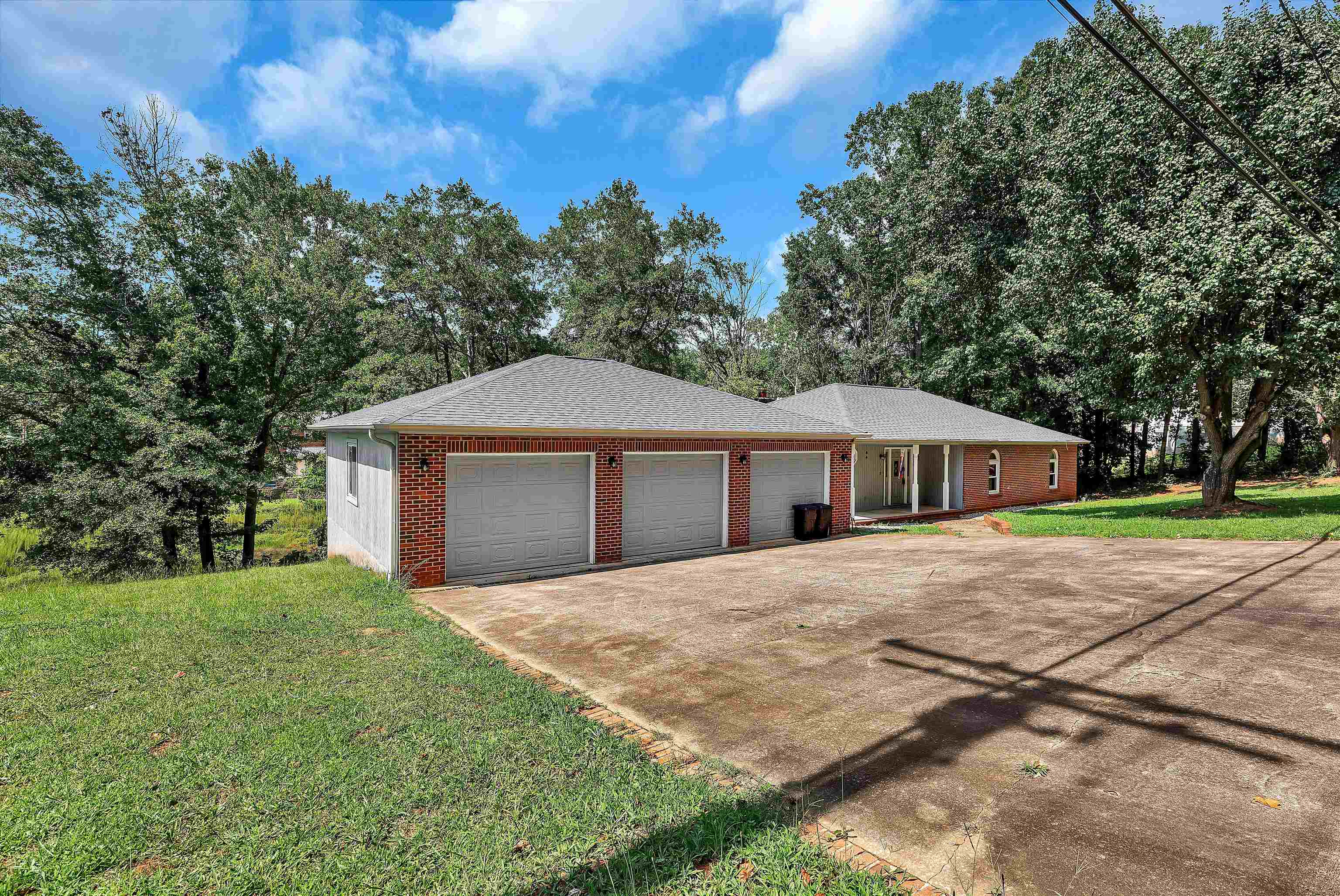 3rd image of 118 Old Saluda Dam Rd, Greenville, SC 29611 | MLS# SPN340587