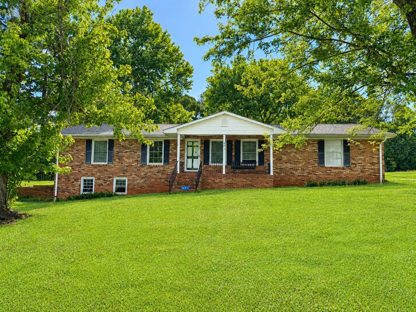 1st image of 631 Riveroak Cir, Inman, SC 29349 | MLS# SPN340680