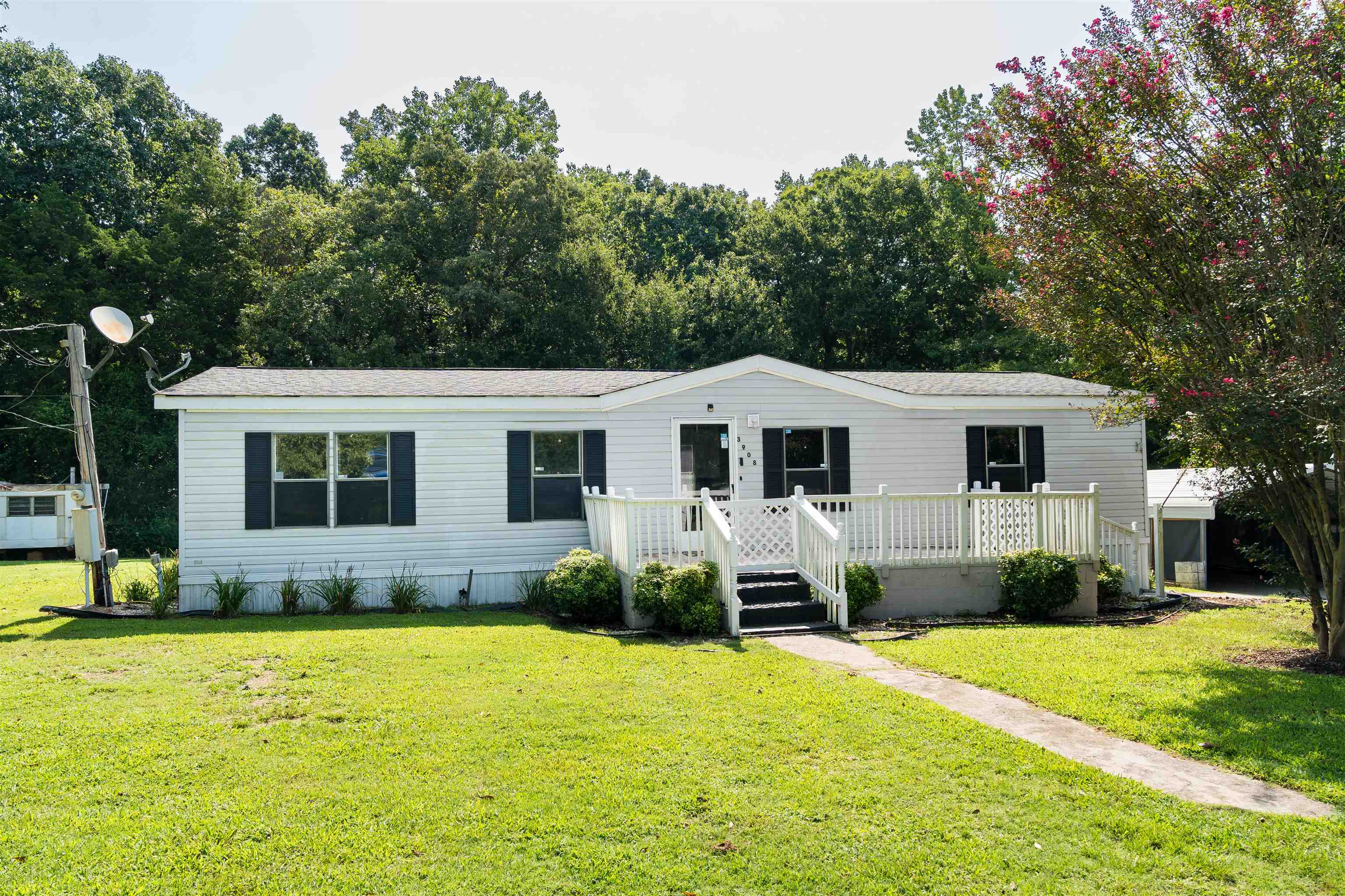 Photo 1 of Manufactured home for sale at 3908 Old Georgia Hwy, Cowpens, SC 29330 | MLS# SPN340732 | Listing updated on 2026-09-04