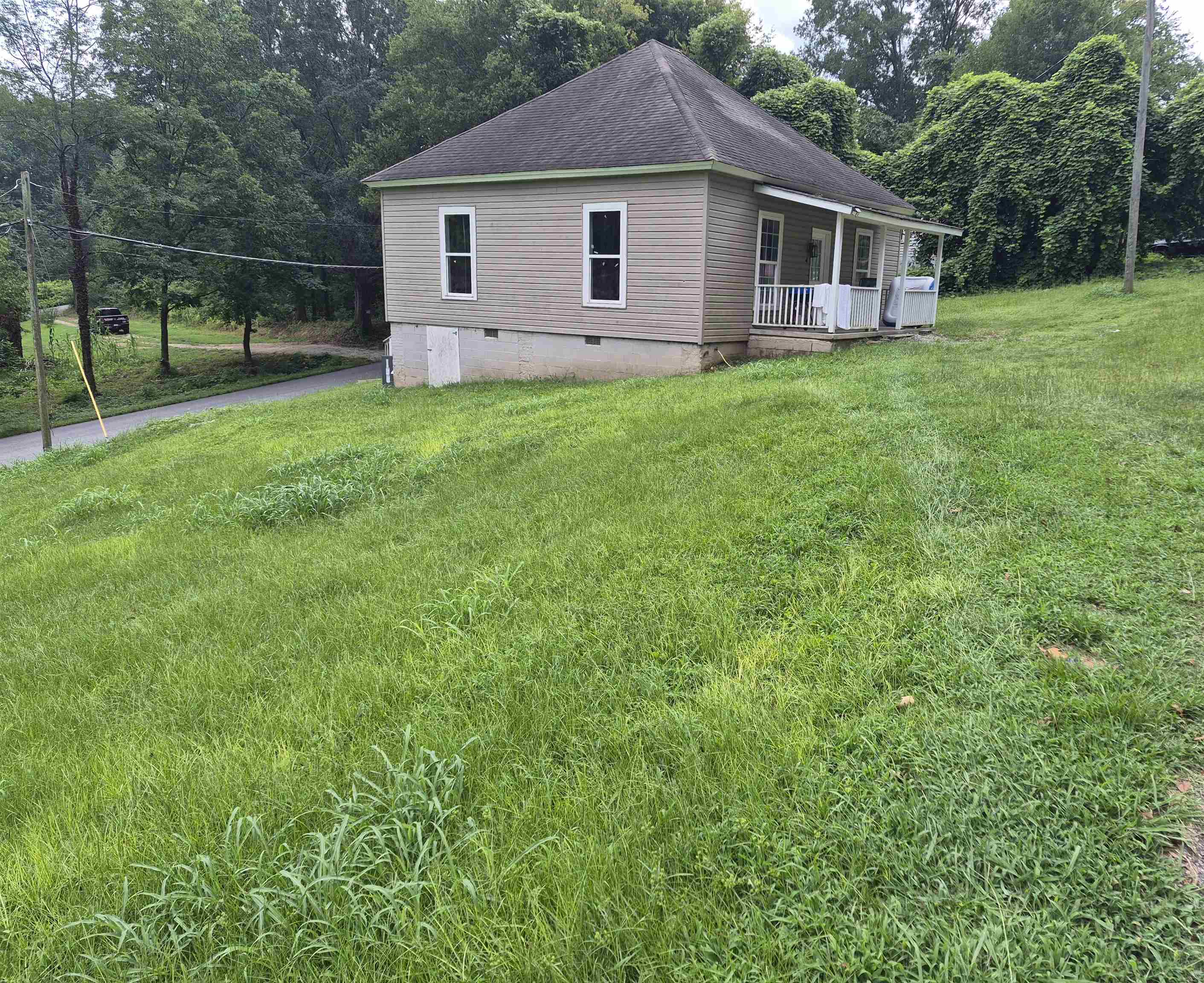 2nd image of 4 Arkmain St St, Spartanburg, SC 29306 | MLS# SPN340780