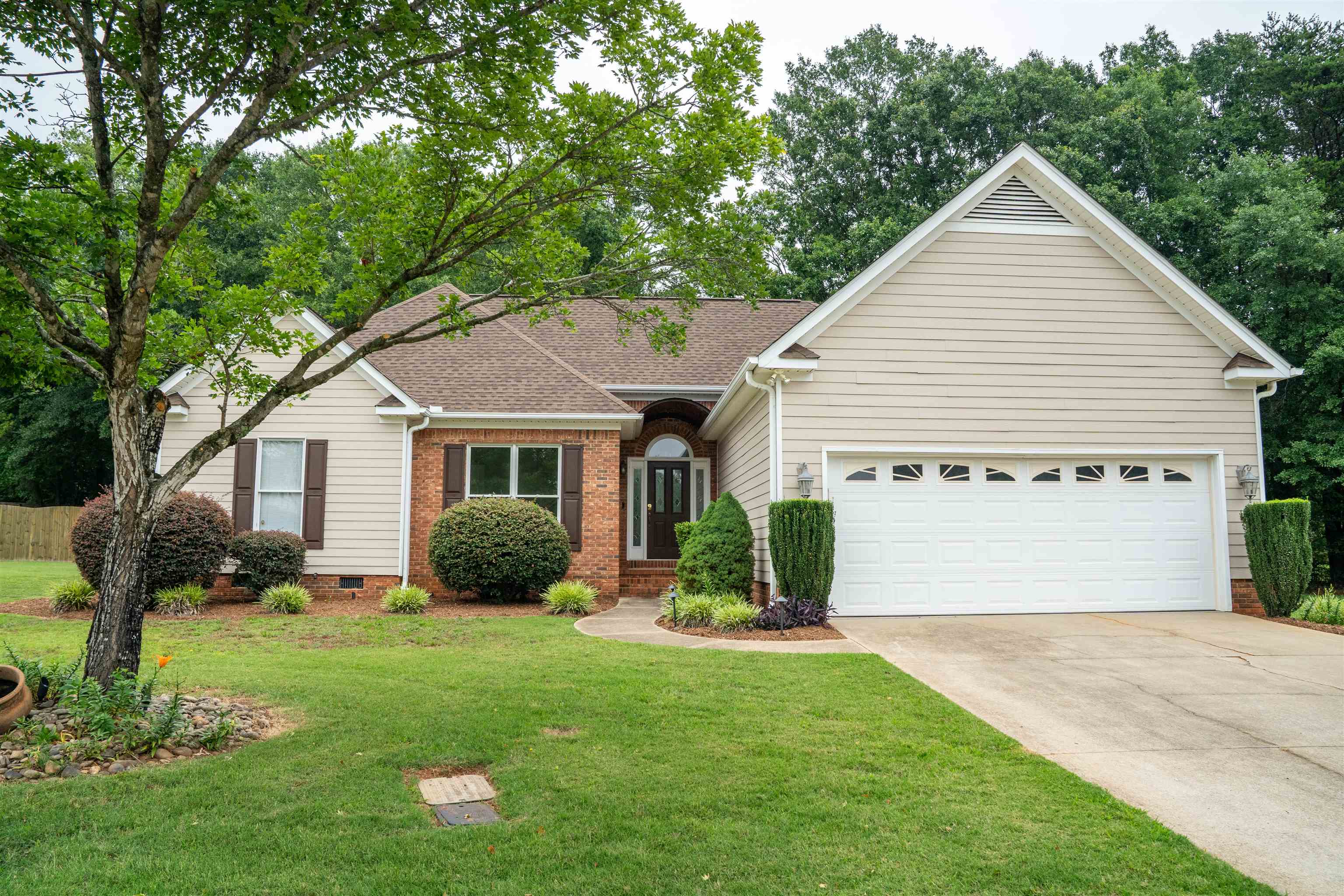 2nd image of 11 Churchfield Ct, Greer, SC 29651 | MLS# SPN340811