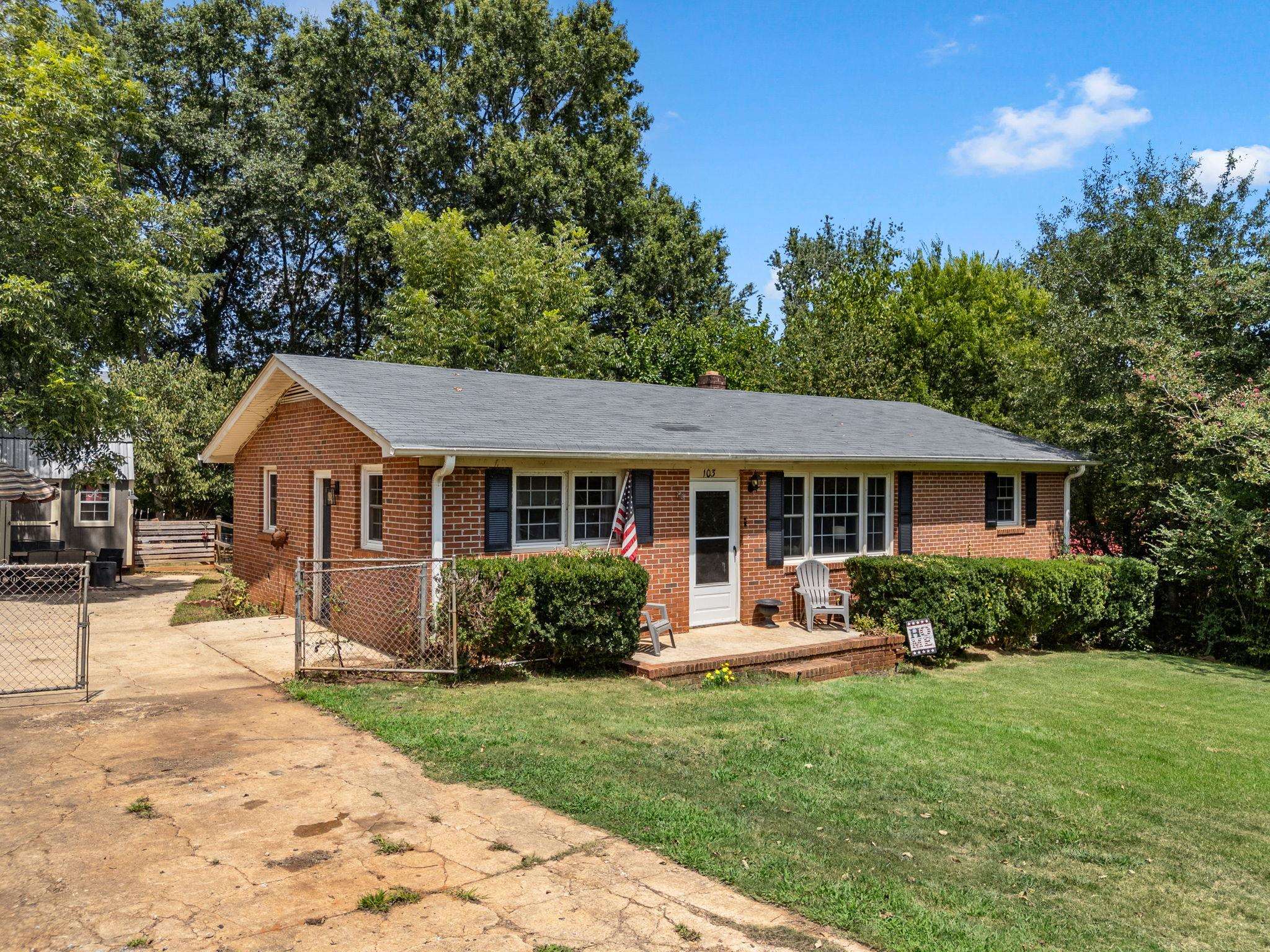 2nd image of 103 Sharon Dr, Greenville, SC 29617 | MLS# SPN340857