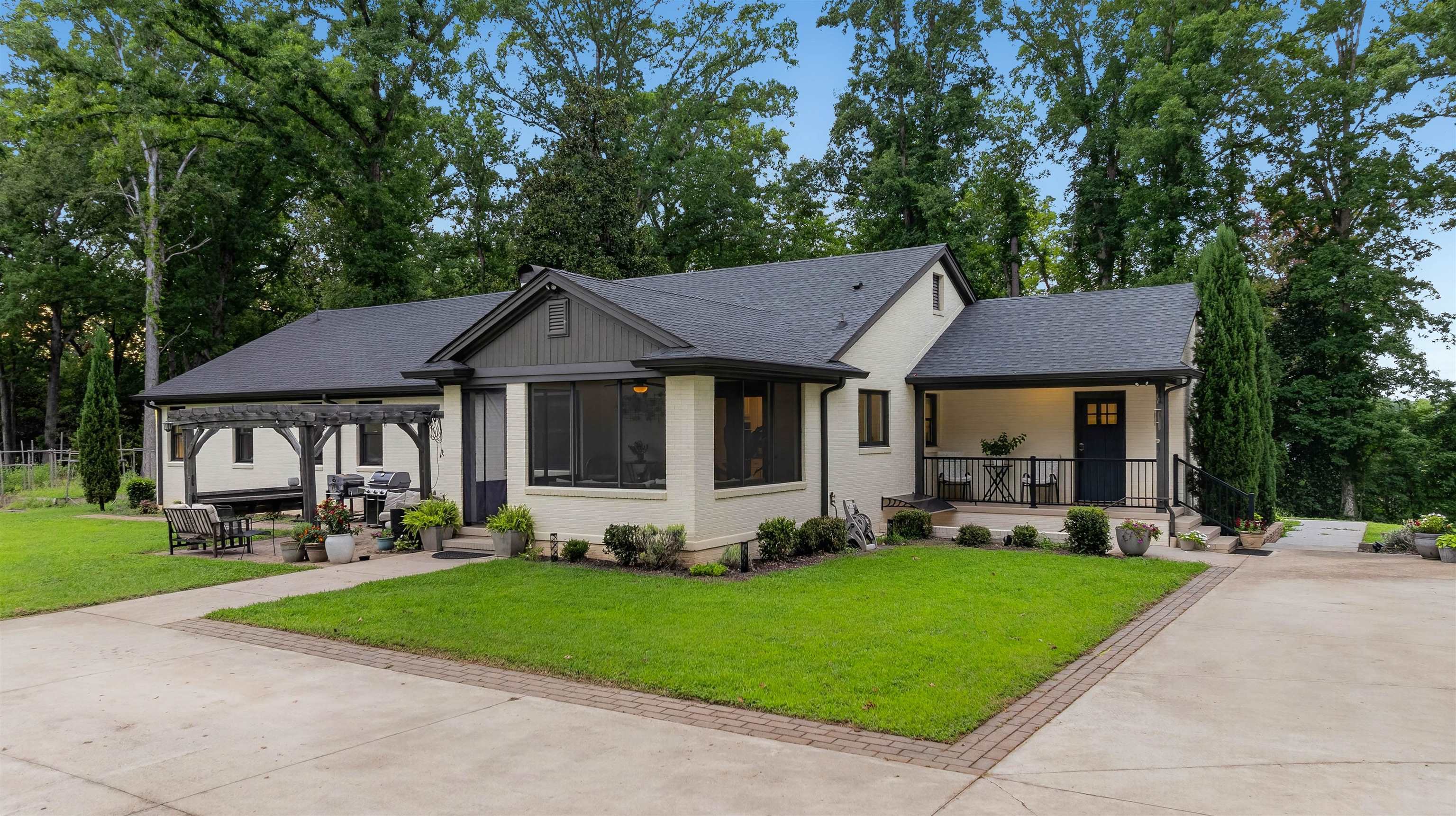 2nd image of 1035 Wo Ezell Blvd, Spartanburg, SC 29301 | MLS# SPN340880