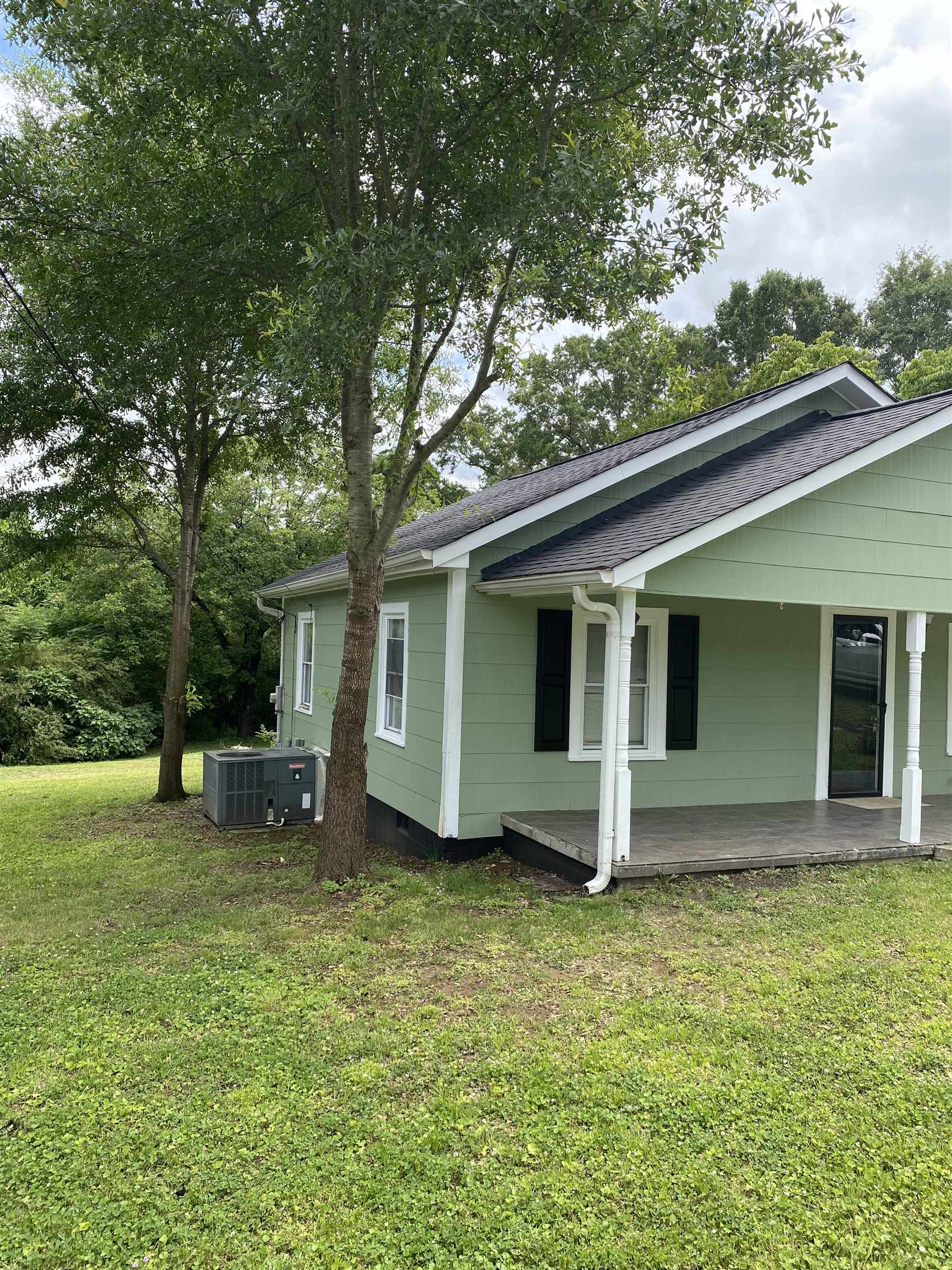 Photo 3 of Single family home for sale at 406 River Dr, Gaffney, SC 29340 | MLS# SPN341369 | Listing updated on 2026-09-05