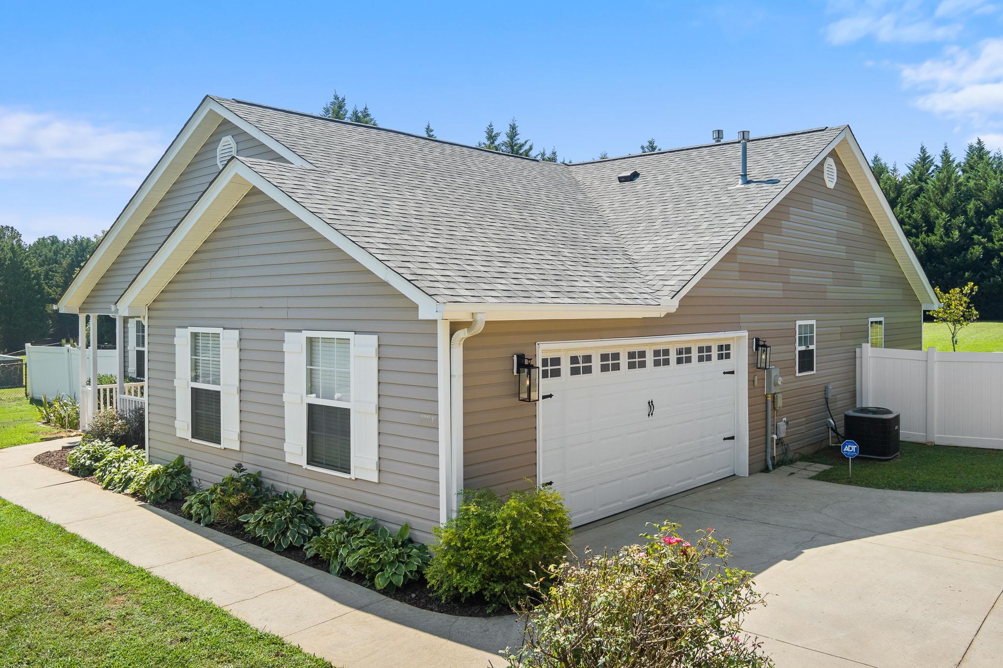 Photo 37 of Single family home for sale at 330 Shadowfield Acres Dr, Duncan, SC 29334 | MLS# SPN341380 | Listing updated on 2026-09-05
