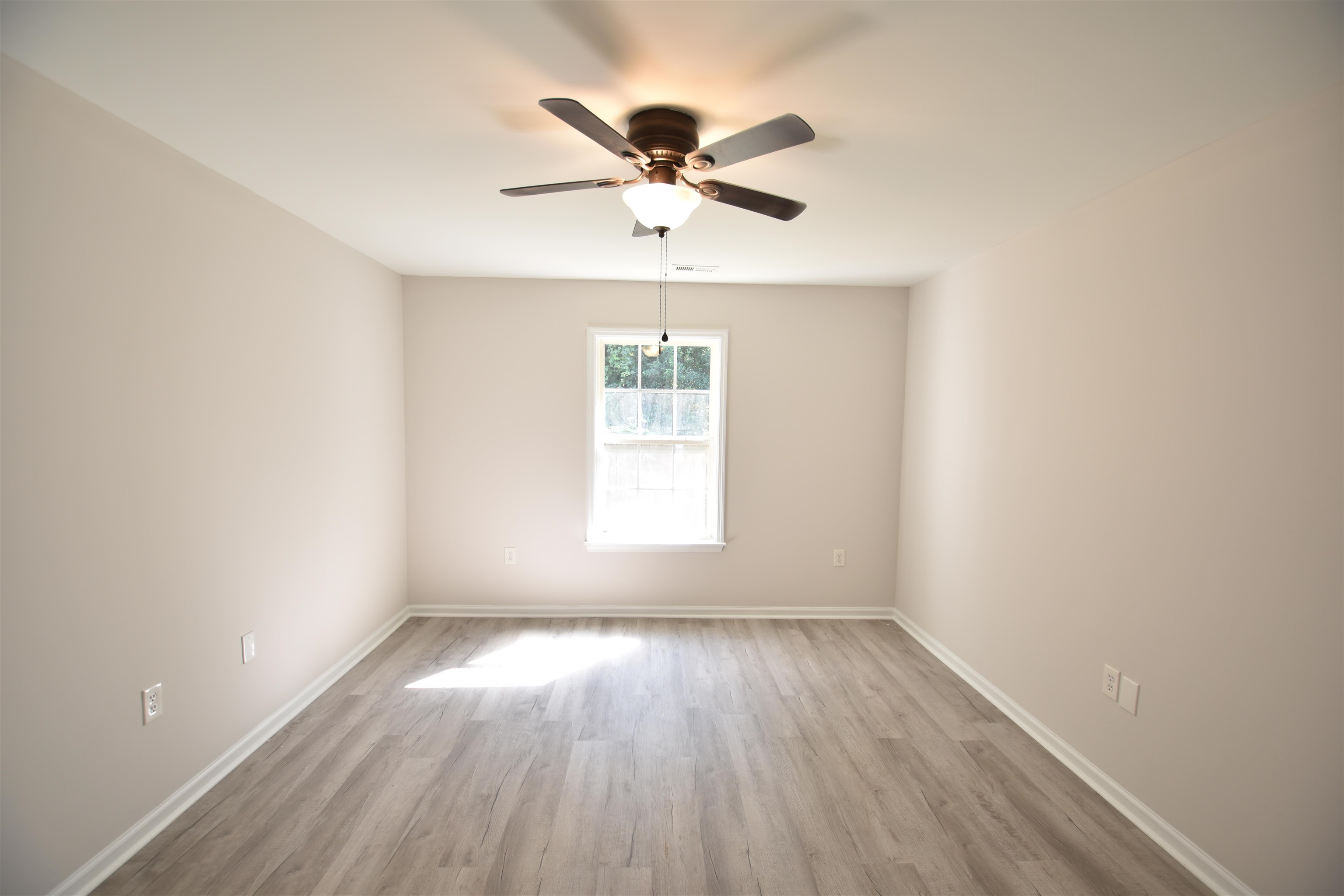 Photo 5 of Townhouse for sale at 516 Campsen Villa Ct, Spartanburg, SC 29301 | MLS# SPN341404 | Listing updated on 2026-09-05