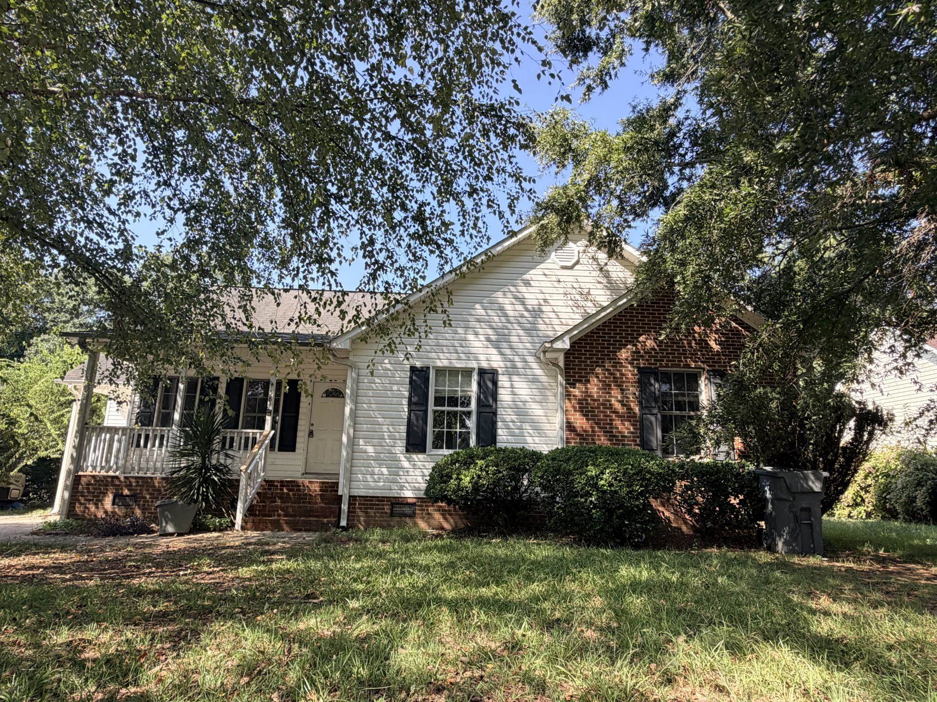 Photo 1 of Single family home for sale at 584 N Vernon St, Spartanburg, SC 29303 | MLS# SPN341409 | Listing updated on 2026-09-05