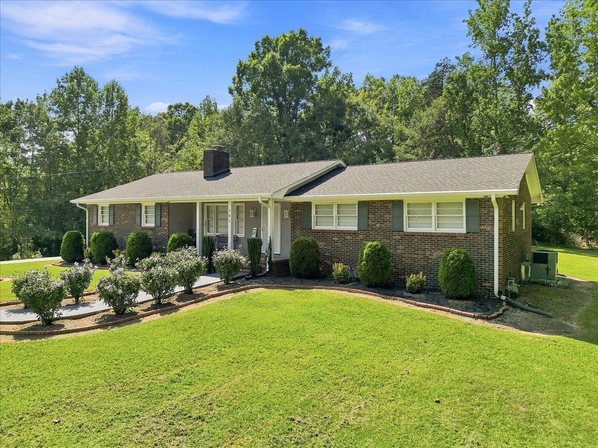 Photo 3 of Single family home for sale at 161 Moore Rd, Spartanburg, SC 29302 | MLS# SPN341411 | Listing updated on 2026-09-05