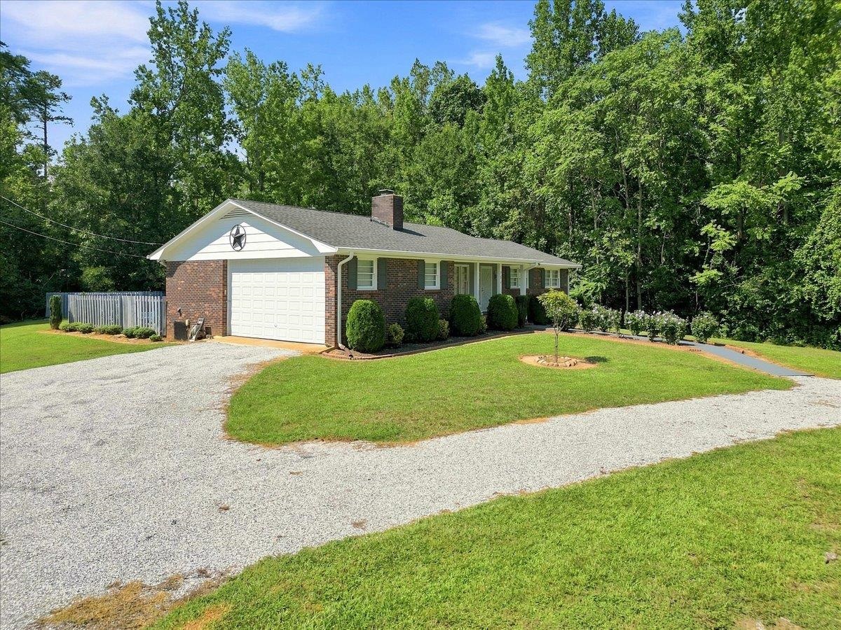 Photo 2 of Single family home for sale at 161 Moore Rd, Spartanburg, SC 29302 | MLS# SPN341411 | Listing updated on 2026-09-05