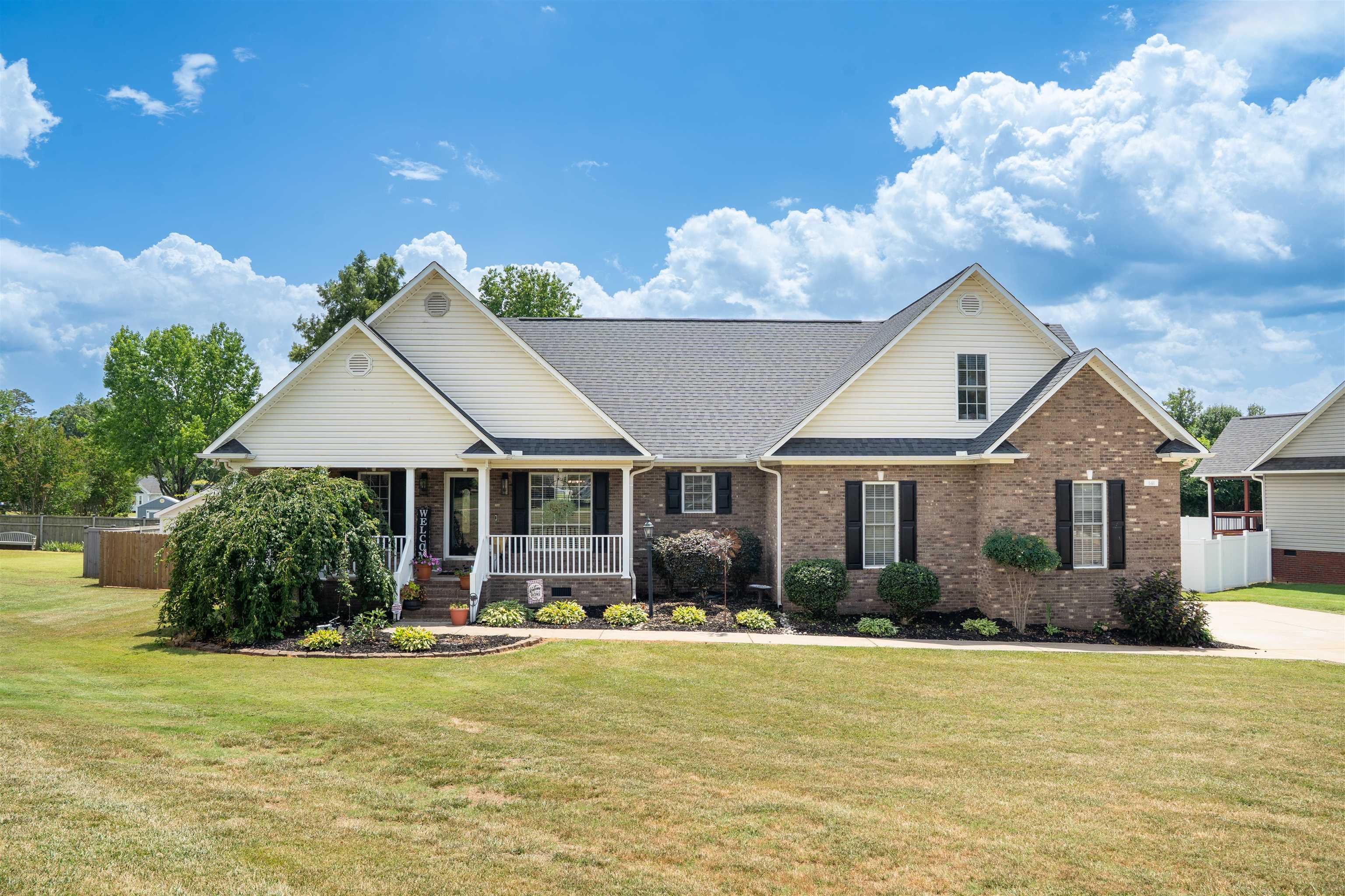 Photo 1 of Single family home for sale at 141 Sugar Hl Ct, Boiling Springs, SC 29316 | MLS# SPN341420 | Listing updated on 2026-09-05
