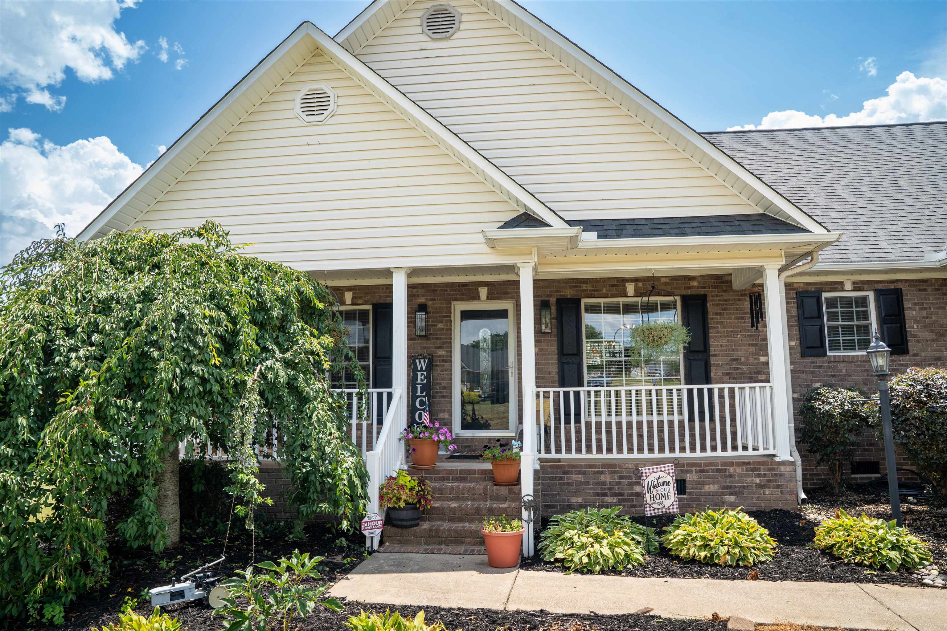 Photo 3 of Single family home for sale at 141 Sugar Hl Ct, Boiling Springs, SC 29316 | MLS# SPN341420 | Listing updated on 2026-09-05