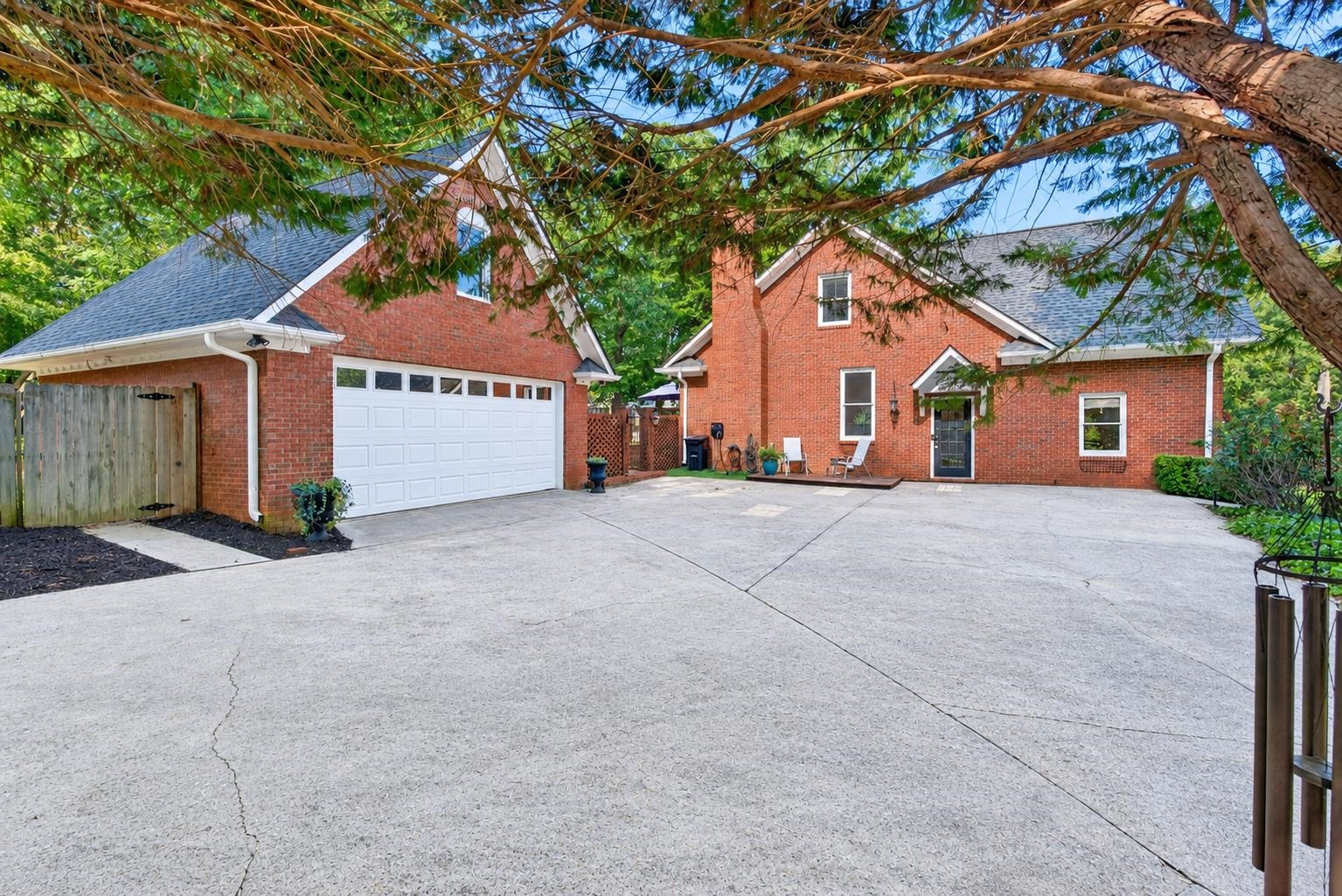 Photo 2 of Single family home for sale at 131 Woodridge Dr, Spartanburg, SC 29301 | MLS# SPN341421 | Listing updated on 2026-09-05