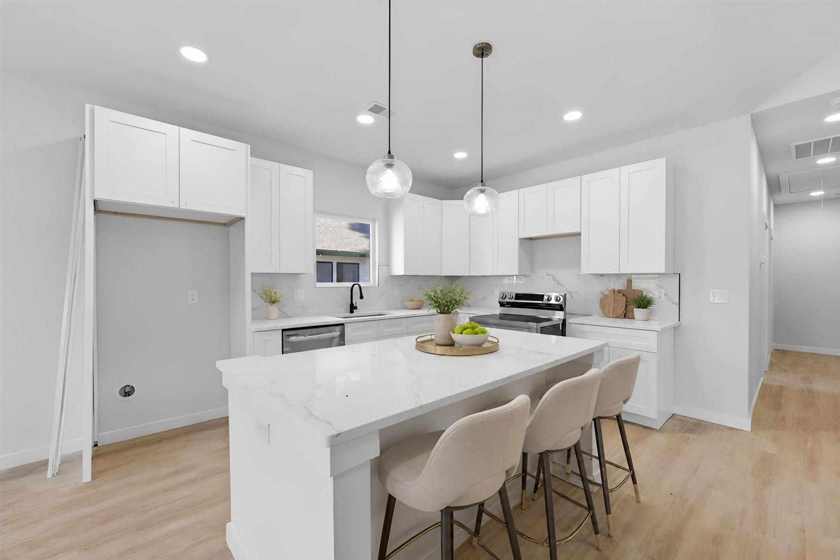 Photo 5 of Single family home for sale at 579 Bee St, Spartanburg, SC 29301 | MLS# SPN341436 | Listing updated on 2026-09-05